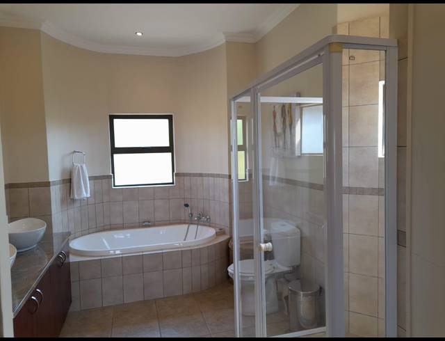 2 BEDROOM APARTMENT FOR SALE IN UMHLANGA CENTRAL